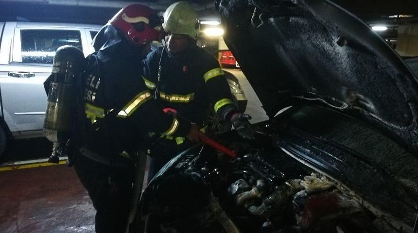 Otoparkta &Ccedil;ıkan Yangın Korkuttu