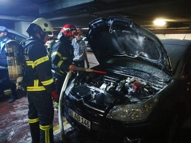 Otoparkta Çıkan Yangın Korkuttu