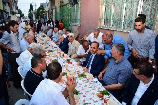 Başkan S&ouml;zl&uuml;, Şanlıurfalılar İle İftarda Buluştu 1