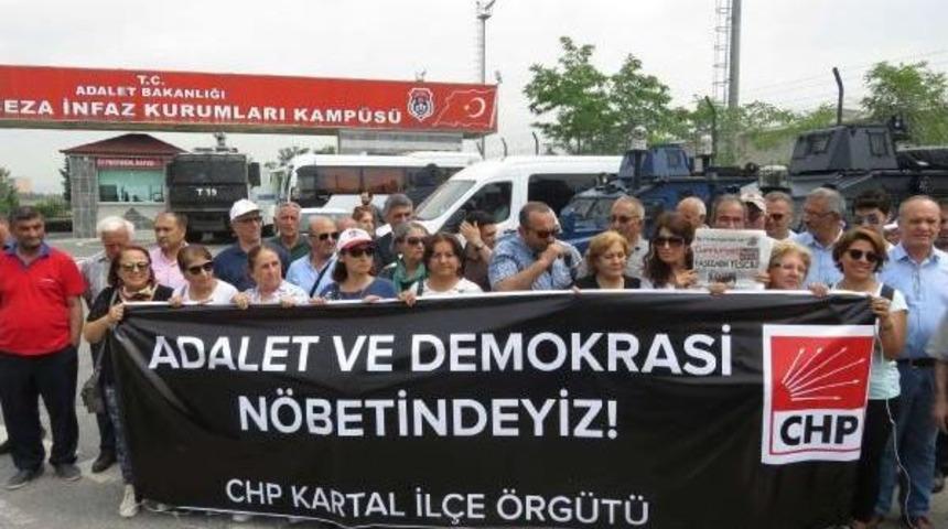 Maltepe Cezaevi &Ouml;n&uuml;nde Chp'den Adalet N&ouml;beti