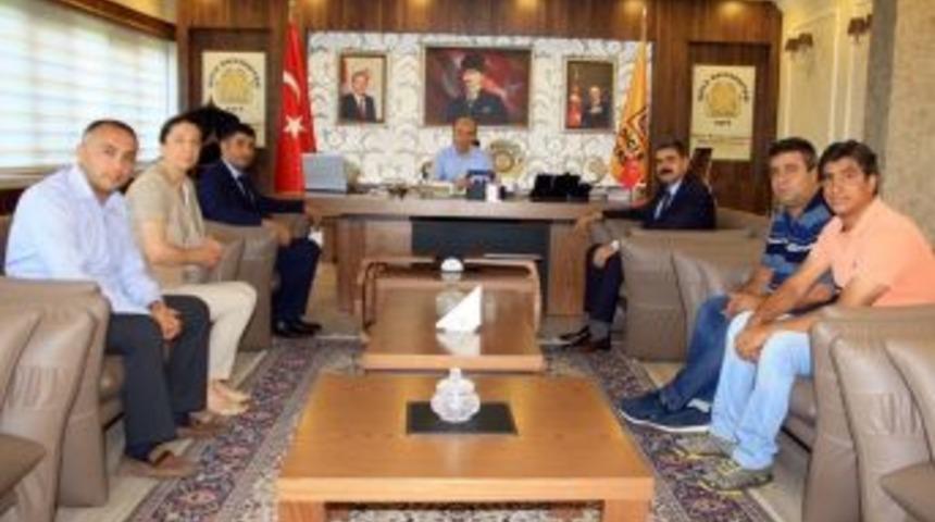 Genel-iş Sendikası Genel Başkanı &Ccedil;alışkan D&uuml; Rekt&ouml;r&uuml; G&uuml;l İle Sorunları G&ouml;r&uuml;şt&uuml;