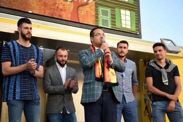 Göztepe Teknik Direktör Arayışlarını Sürdürüyor