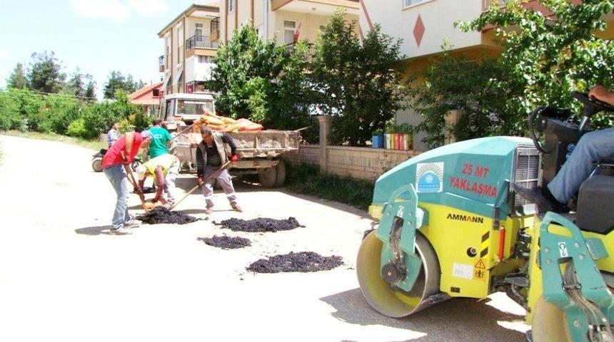 Korkuteli Belediyesi, Yol &Ccedil;alışmalarına Devam Ediyor