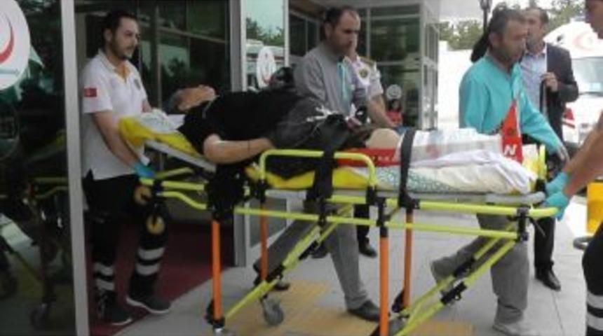 Kızını Korumaya &Ccedil;alışan Yaşlı Kadını Bacağından T&uuml;fekle Vurdular