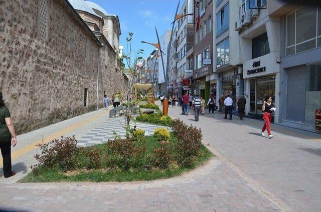 Sakarya Caddesi Gün Sayıyor