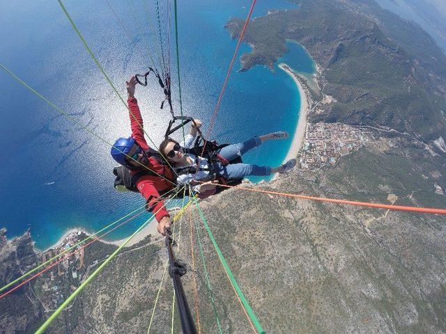 Yamaç Paraşütüne Çinli Turist İlgisi