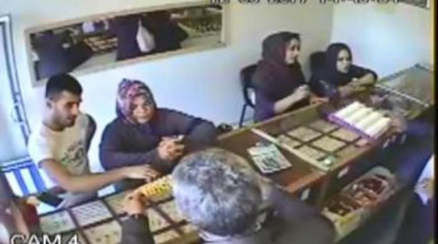 Ahlat'taki Bilezik Ve Alyans Hırsızlığı Güvenlik Kamerasında