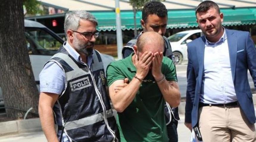 Camide Namaz Kılma Bahanesiyle Hırsızlığa G&ouml;zaltı