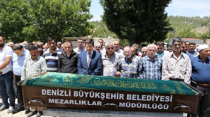 G&uuml;m&uuml;şhane&rsquo;de &Uuml;zerine Kaya Par&ccedil;ası D&uuml;şmesi Sonucu &Ouml;len Gen&ccedil; Toprağa Verildi