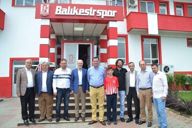 Balıkesirspor’a Destek İçin Maaşını Verdi