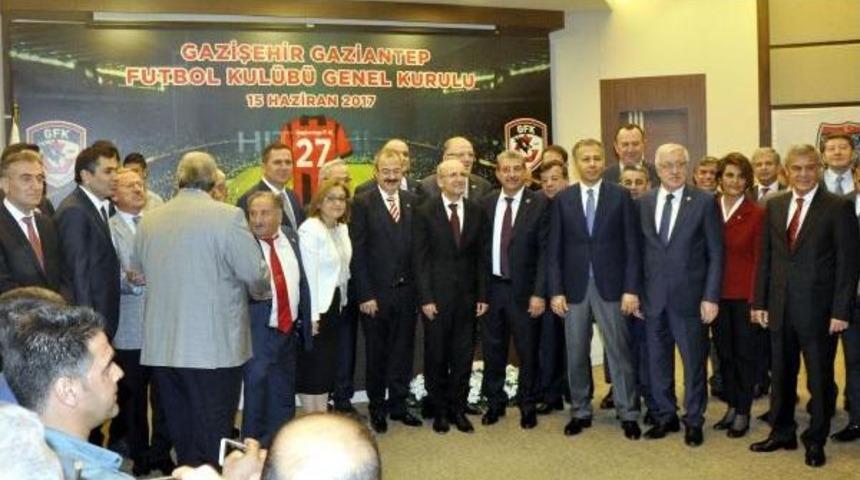 Gaziantep B&uuml;y&uuml;kşehir Belediyespor'da K&ouml;kl&uuml; Değişim