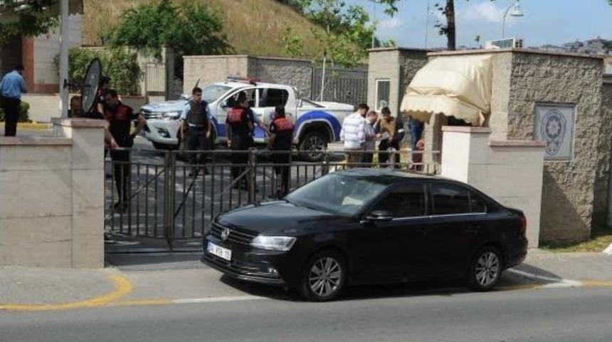 Amerikan Başkonsolosluğu &Ouml;n&uuml;nde Hareketli Dakikalar