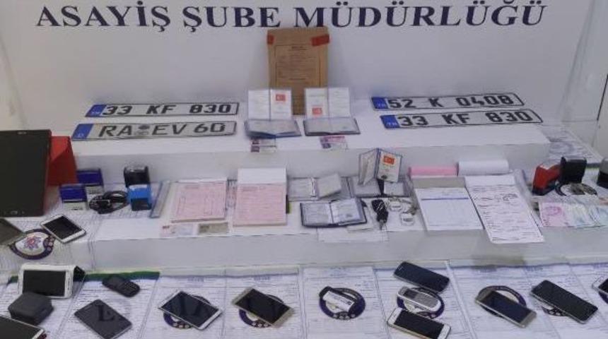 Taşıyacakları 4 Milyon 500 Bin Liralık Malı &Ccedil;almışlar