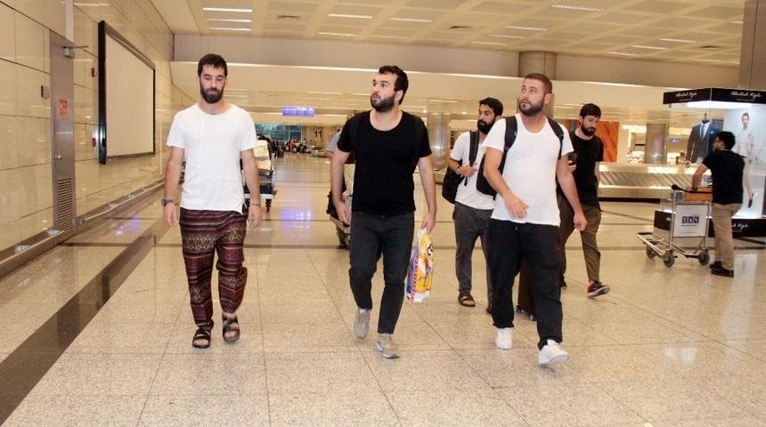 (&ouml;zel Haber) Arda Turan Umreden D&ouml;nd&uuml;