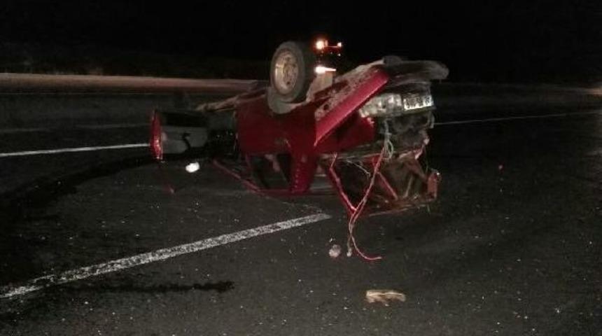 Otomobil Takla Attı: 1 &Ouml;l&uuml;, 1 Yaralı