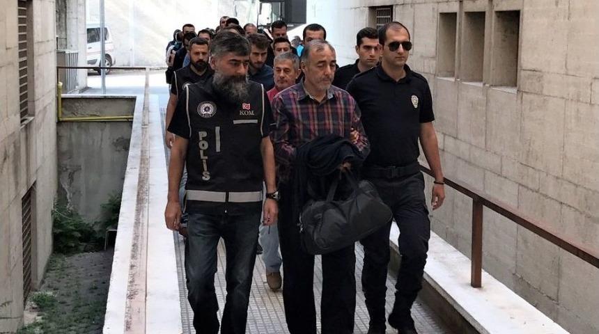 Fet&ouml; M&uuml;tevelli Heyeti Sorumlusunun Da Aralarında Bulunduğu 15 Kişi Adliyeye Sevk Edildi