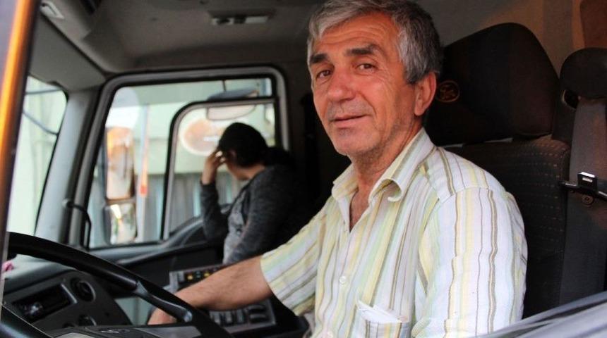 Temizlik İş&ccedil;isi Baba Kendini Kızına Adadı