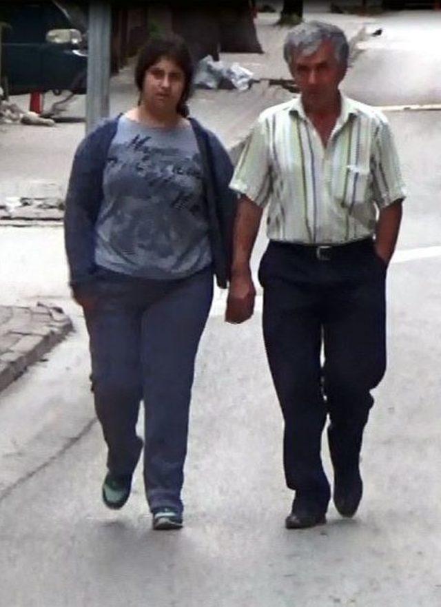 Temizlik İş&ccedil;isi Baba Kendini Kızına Adadı 2