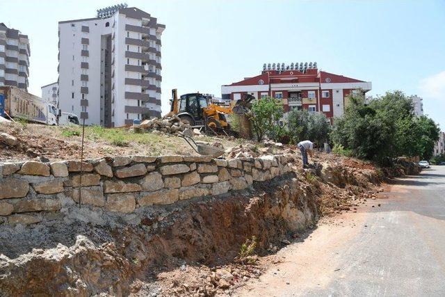 Konyaaltı Belediyesi’nden Pınarbaşı Mahallesine Yeni Park