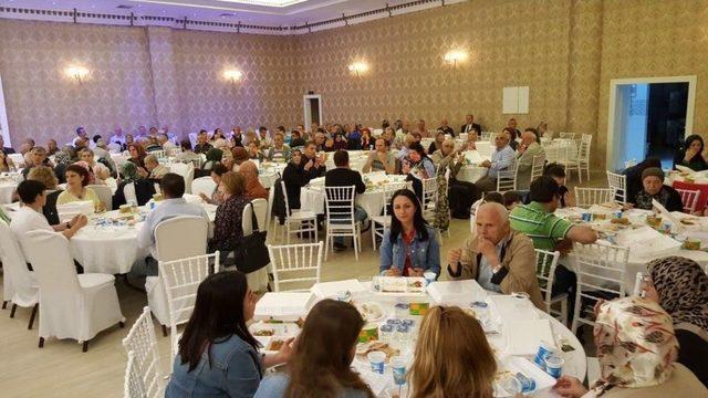 Ladikliler İftarda Buluştu 1