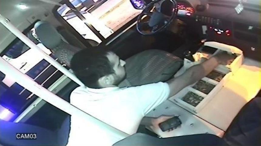 (&ouml;zel Haber) Minib&uuml;steki Paraları &Ccedil;alarak Kayıplara Karıştı