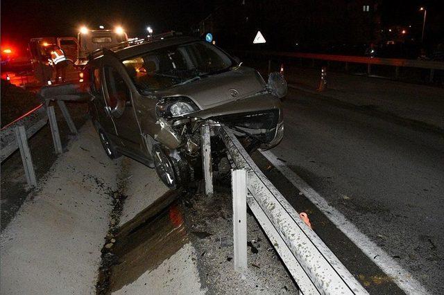 Bariyere Ok Gibi Saplanan Araçtan İnanılmaz Kurtuluş 2