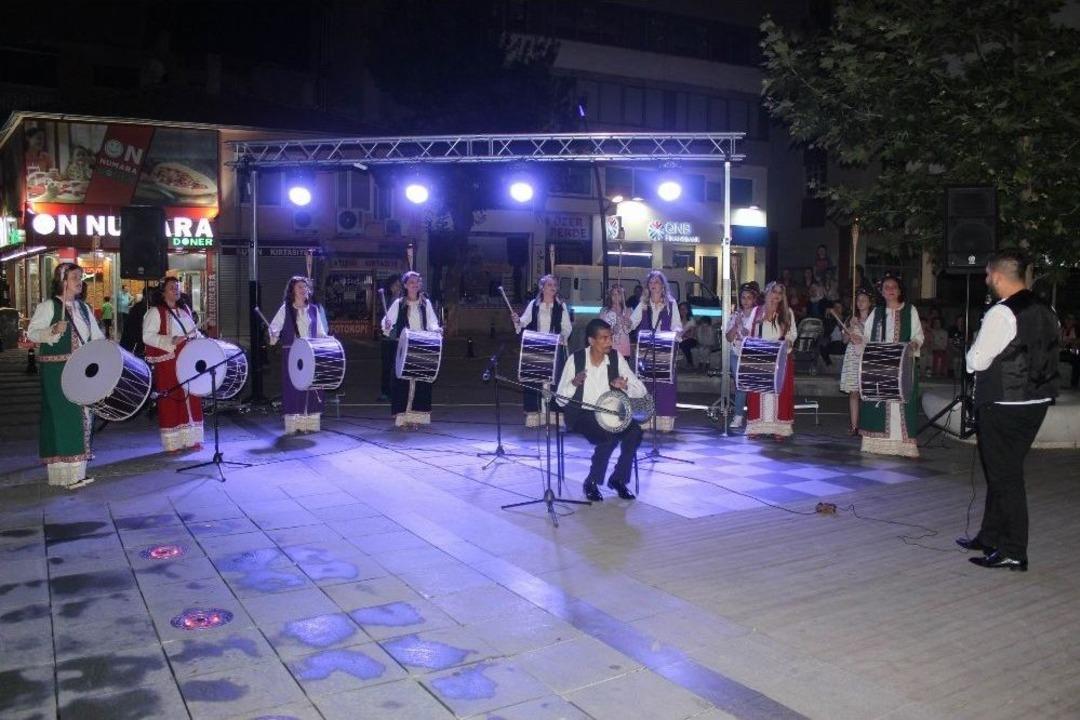 (&ouml;zel Haber) Davullar &Ccedil;i&ccedil;ek A&ccedil;tı