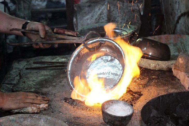 (özel Haber) İzmit’teki Son Kalaycı, Mesleği Yaşatmak İçin Direniyor G2