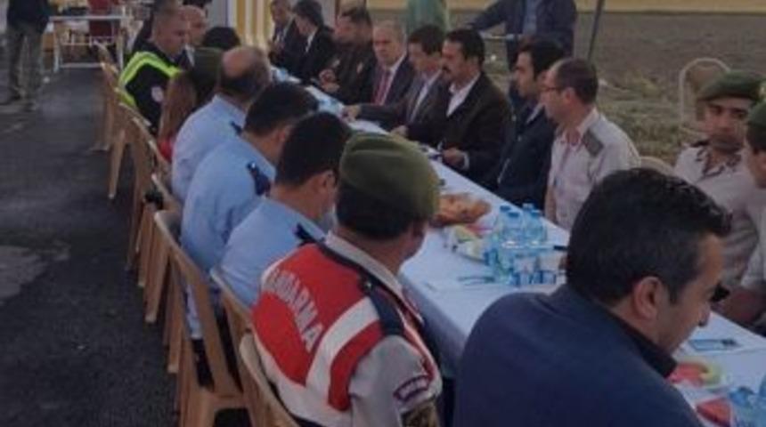 Vali Aktaş, Uygulama Noktasında İftar Yaptı