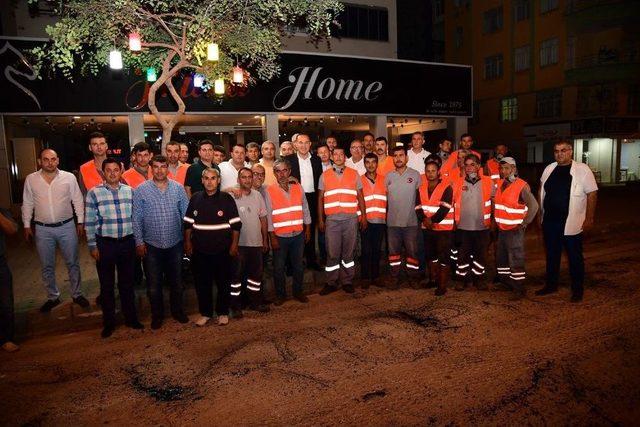 Başkan Sözlü, Sahurunu Asfalt İşçileriyle Yaptı