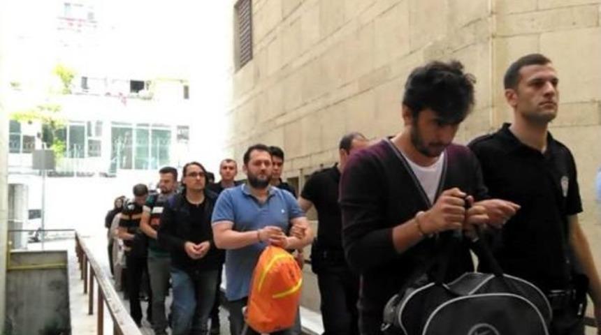 Bursa'da 15 Fet&ouml; Ş&uuml;phelisi Adliyede