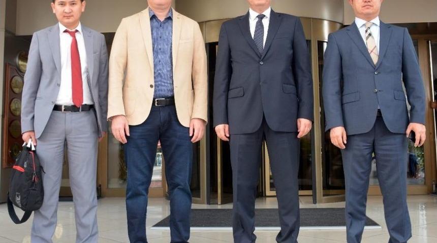 Tarkan Kulak, Kazakistan B&uuml;y&uuml;kel&ccedil;isi&rsquo;nin Adana Temaslarını Değerlendirdi