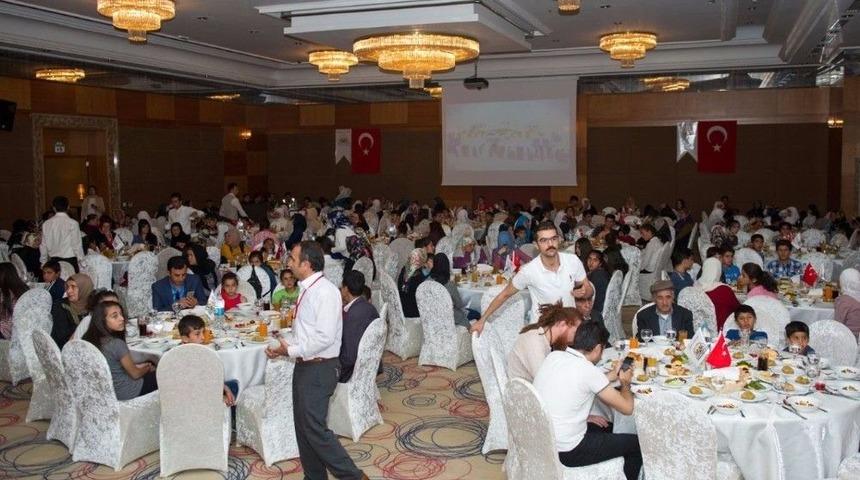 İpekyolu Belediyesinden Yetim Ve &Ouml;ks&uuml;zlere İftar