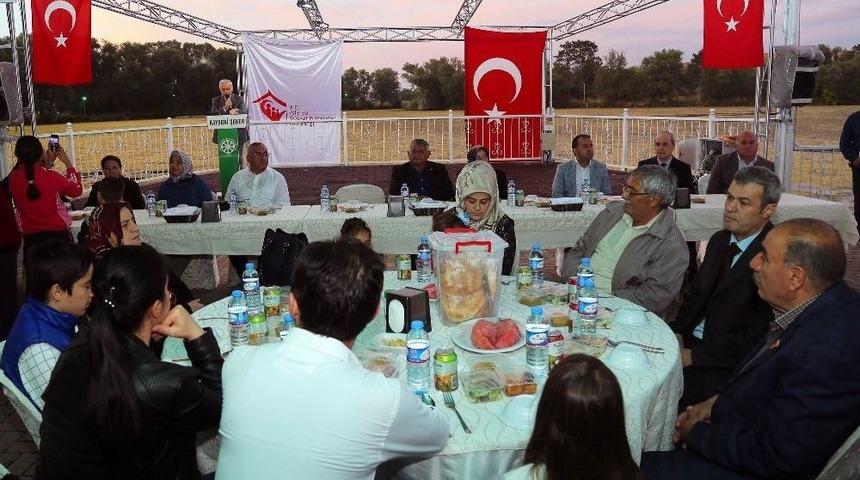 Kayseri Valiliğinden Gazi Ve Gazi Yakınlarına İftar Daveti