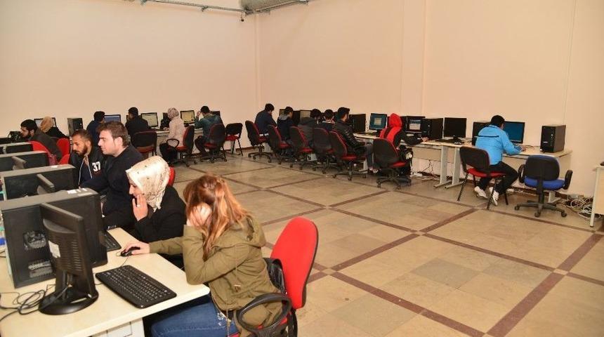 Başarılı 62 Kursiyere Sertifika Verildi