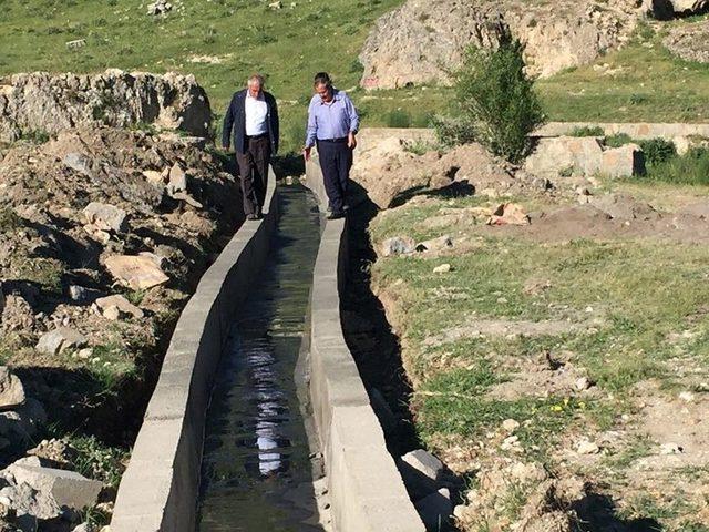 Adilcevaz’da Yol Ve Çevre Düzenleme Çalışmaları