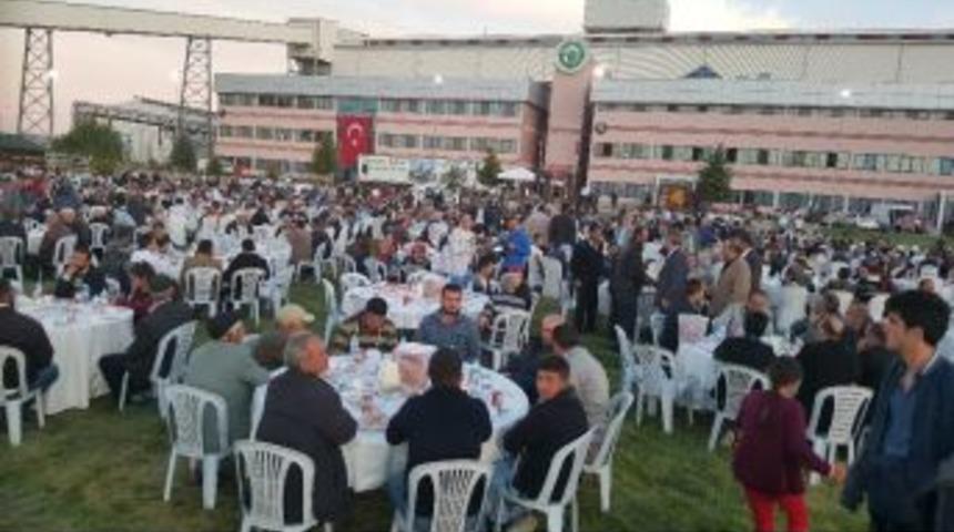 Kayseri Şeker&rsquo;in Boğazlıyan&rsquo;da Kurulan Şeker Sofrası&rsquo;na 2 Bin Kişi Katıldı