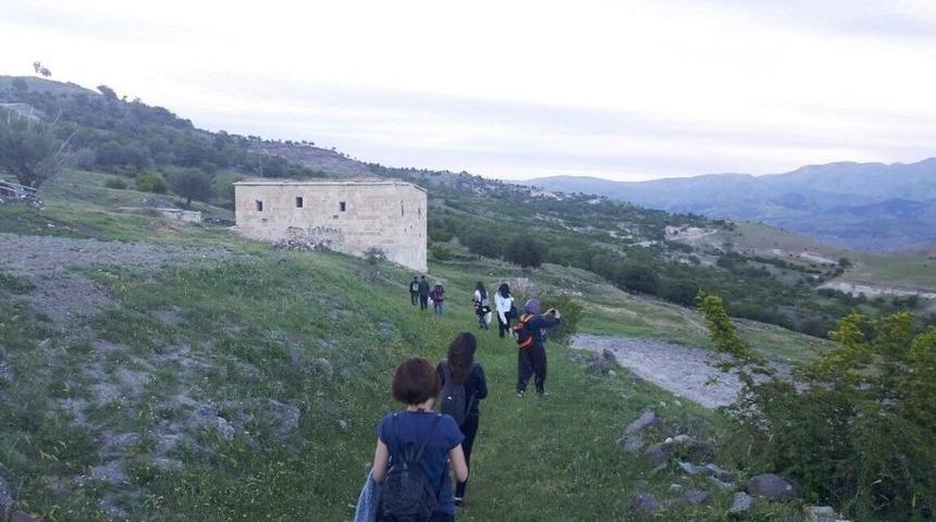 &Ccedil;emişgezek&rsquo;te Doğaseverlerden Gece Y&uuml;r&uuml;y&uuml;ş&uuml;