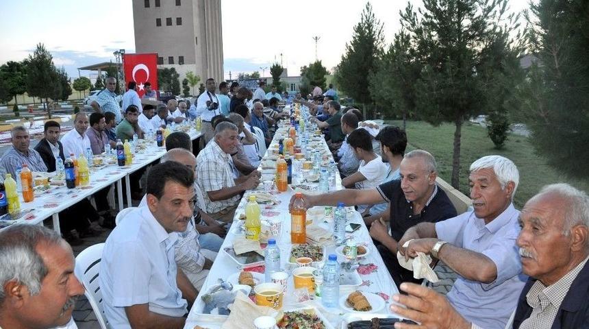 Başkan Ayhan Muhtarlarla İftarda Buluştu