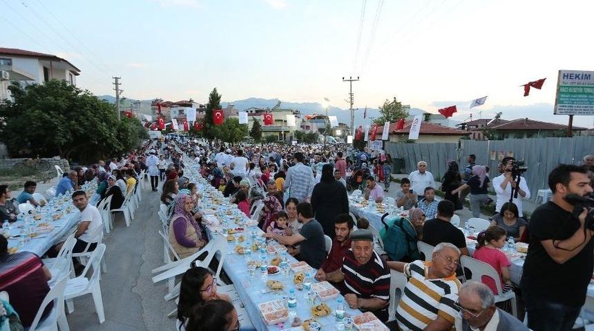 Başkan Zolan Aktepe&rsquo;deki İftarda Vatandaşlarla Bir Araya Geldi