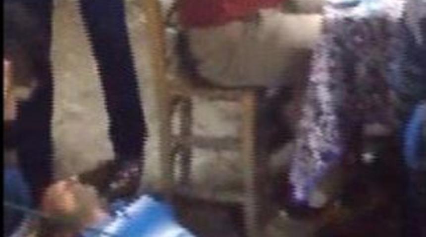 Kıraathanede Bayıldı, Arkadaşları Oyuna Devam Etti