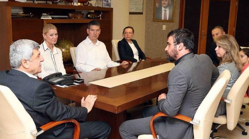 Başkan Karaosmanoğlu Atlı Spor Kul&uuml;b&uuml;yle Buluştu