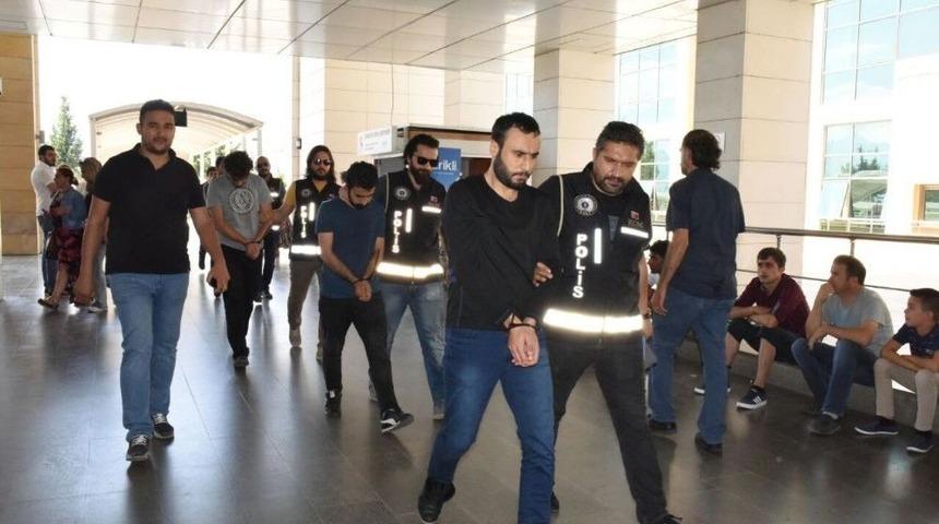 Fet&ouml;&rsquo;n&uuml;n Aktif Olan Gaybubet Evine Operasyon: 6 Tutuklama