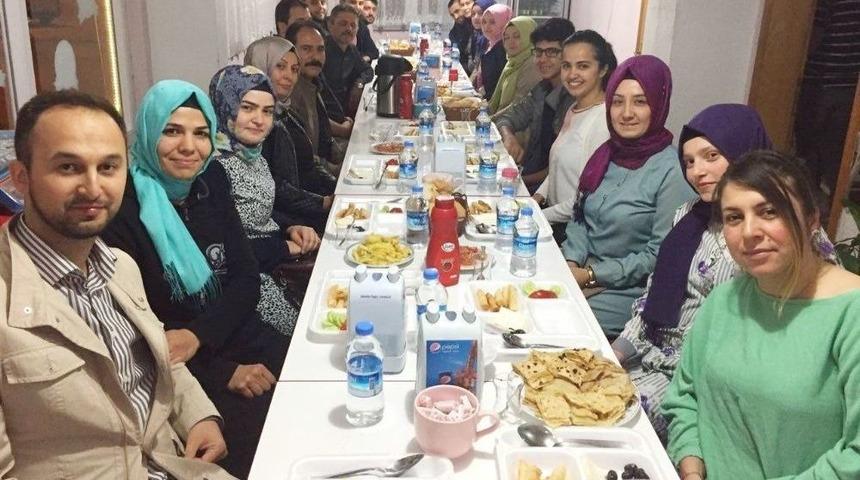 &Ouml;ğretmenler Sahur Yemeğinde Buluştu
