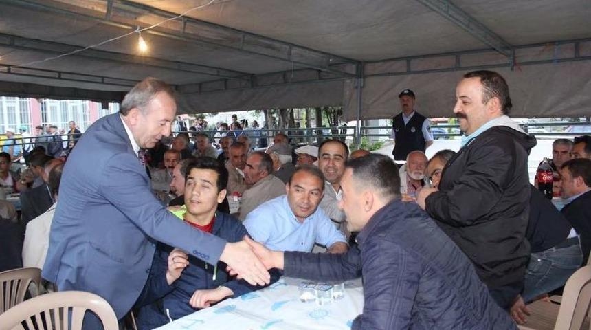 Başkan Şahiner Vatandaşlarla İftarda Buluştu