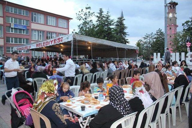 Başkan Şahiner Vatandaşlarla İftarda Buluştu