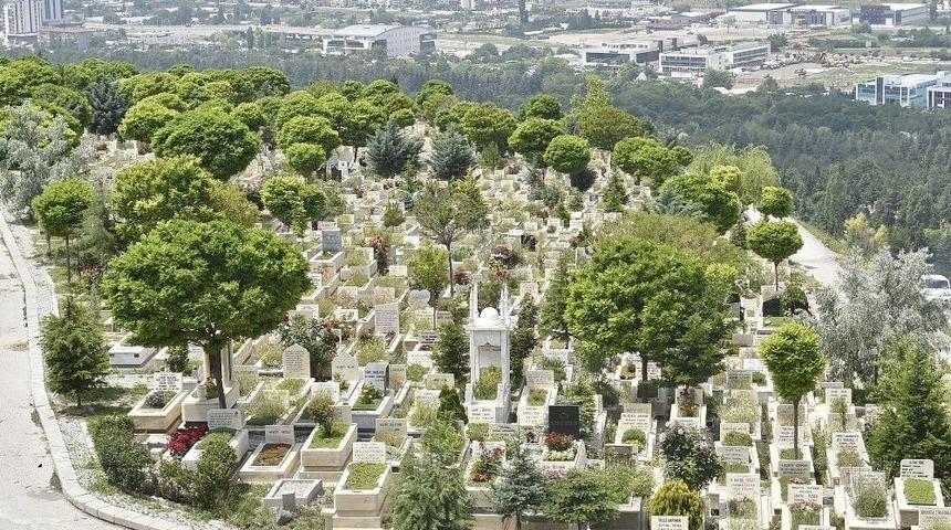 Mezarlıklar Bayram Ziyaret&ccedil;ilerine Hazır