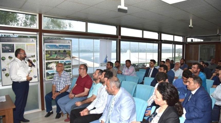 Başkan &Uuml;z&uuml;lmez, Kartepeli Turizmcileri Ağırladı