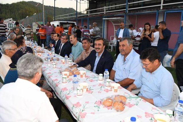 Çukurova Belediyesi Salbaş Ve Pozantı’da İftar Sofrası Kurdu