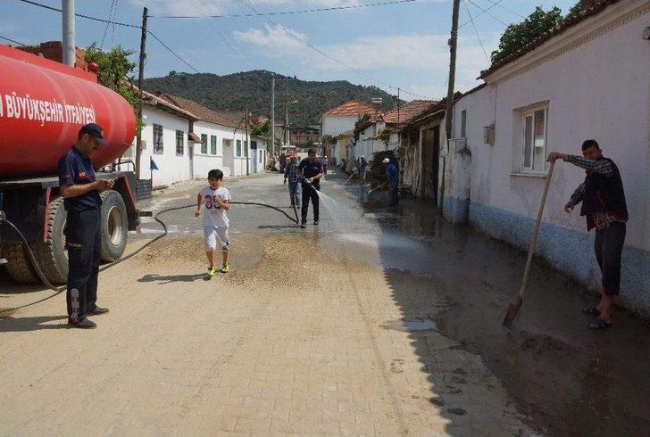 Sel Altında Kalan Bölgelerde Hummalı Çalışma G3